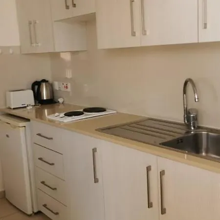Simos Magic Apts أيا نابا